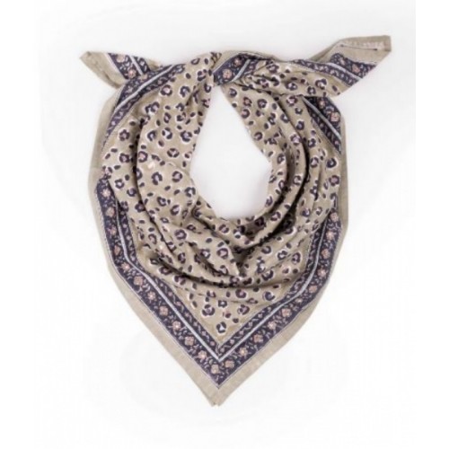 GRAND FOULARD LEOPARD TILLEUL