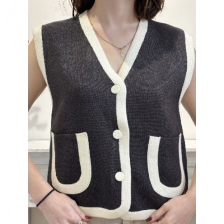 GILET SANS MANCHES A LISERET BLANC